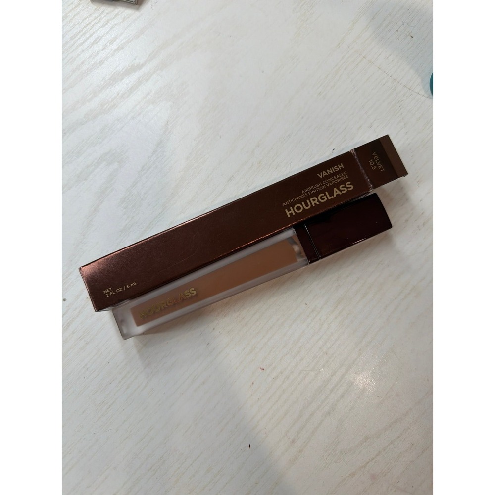 Hourglass concealer